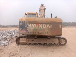 2017 model Used Hyundai R 210 with Breaker Excavator for sale in Hyderabad by owners online at best price, Product ID: 451981, Image 6- Infra Bazaar
