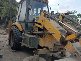 2005 model Used JCB 3DX Backhoe Loader for sale in kundewal by owners online at best price, Product ID: 451309, Image 1- Infra Bazaar