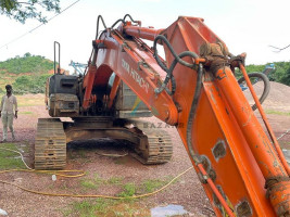 2015 model Used Tata Hitachi 2015 Excavator for sale in Khajuraho  by owners online at best price, Product ID: 450614, Image 1- Infra Bazaar