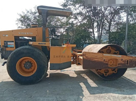 2009 model Used Volvo SD110 Compactor for sale in Hyderabad by owners online at best price, Product ID: 451997, Image 3- Infra Bazaar